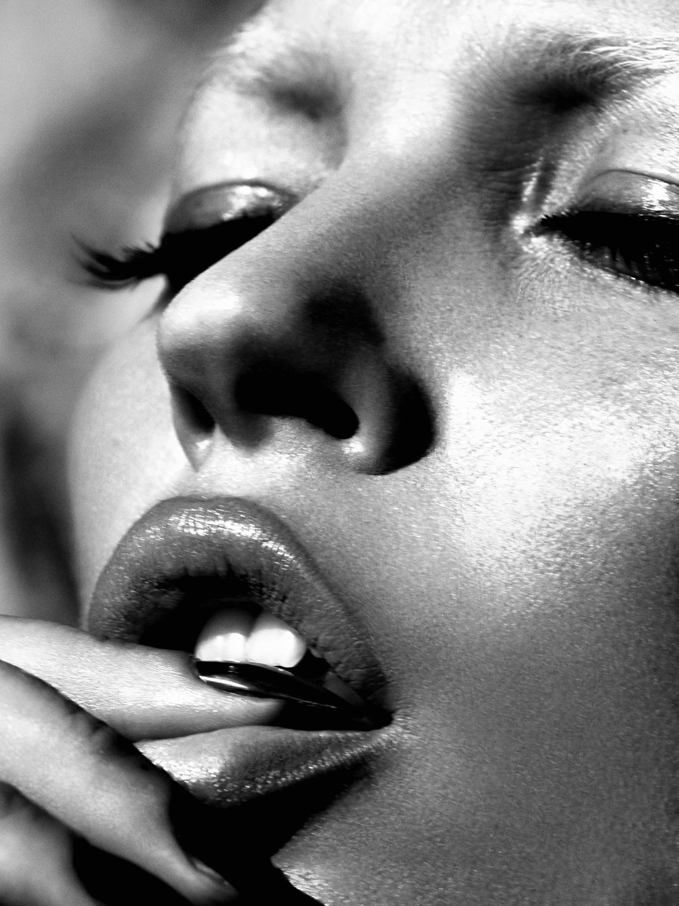 mert-marcus-lips-2005